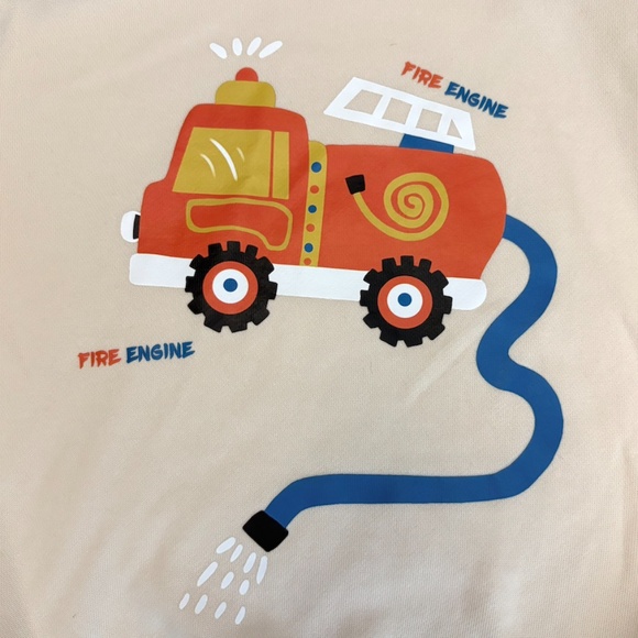 Kids cream fire engine sweatshirt 4T/ 110/ 56 - Picture 2 of 5